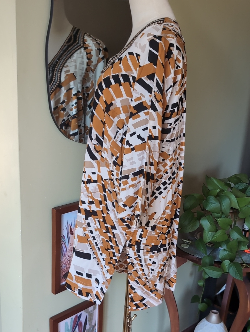 Tunic - Picture 8 of 10
